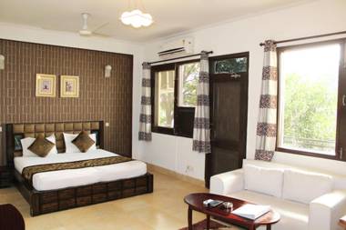 Studio Serviced Apartments near Fortis Hospital