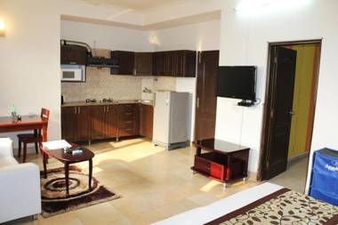 Studio Serviced Apartments near Fortis Hospital