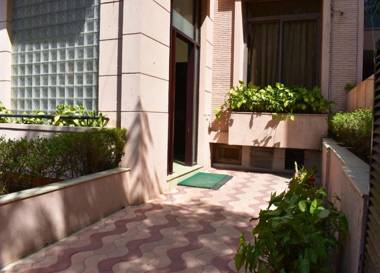 1BHK Serviced Apartments near Artemis Hospital
