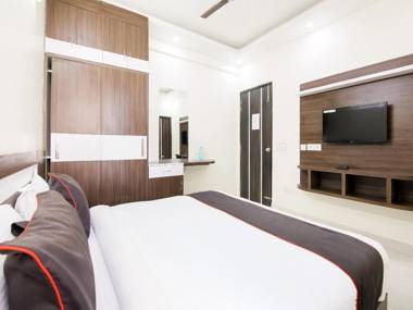 Collection O 74733 Grewal Residency