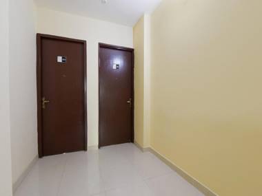 OYO 74812 Tipsyy Inn