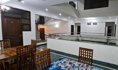 Nook Inn & Suites - MG ROAD METRO
