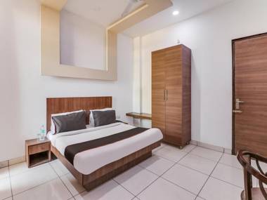 Oyo 79127 Collection O Green plaza