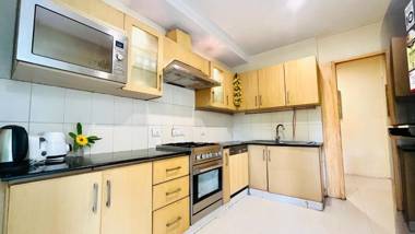 BluO 1BHK - DLF Galleria - BathTub Balcony Suite