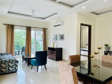 BluO 1BHK - DLF CyberCity MG Road - Balcony Lift