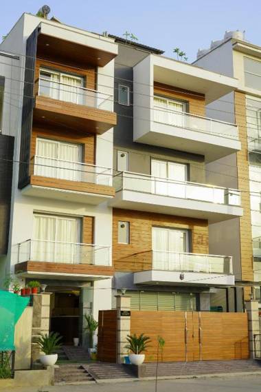 Lime Tree Hotel Pulkit Gurgaon-Artemis Hospital Nearest Metro Huda City Centre