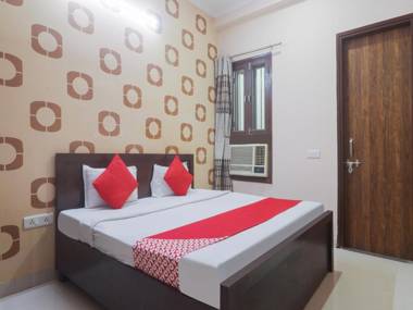 OYO 81499 Second Home Residency