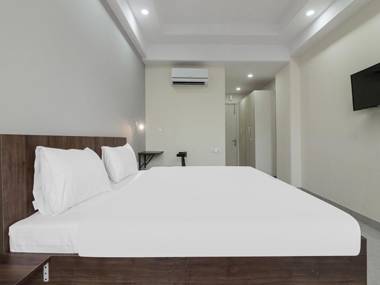 Collection O 82590 Near Golf Course Road