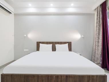 Collection O 82590 Near Golf Course Road