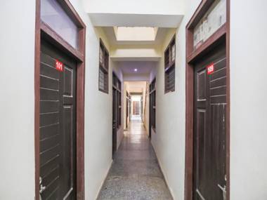 OYO 84164 Nayra Residency