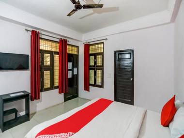 OYO 84164 Nayra Residency