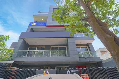 FabHotel Pantao Stays