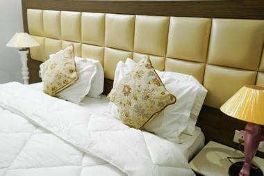 Lime Tree 2 Bhk serviced Apartment Near Fortis Gurgaon