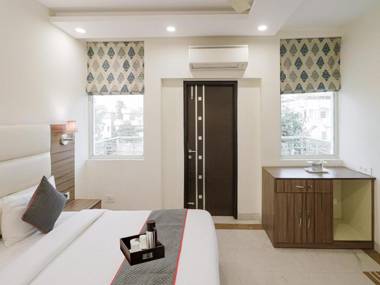 OYO Townhouse 933 Hotel Imbue