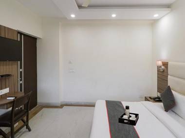 OYO Townhouse 933 Hotel Imbue