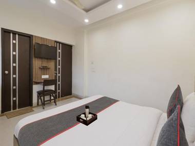 OYO Townhouse 933 Hotel Imbue