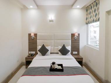 OYO Townhouse 933 Hotel Imbue