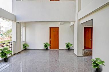 Capital O 88255 Tipsyy Inn Suites 002