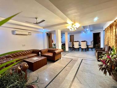 Very big hall for parties with bedroom