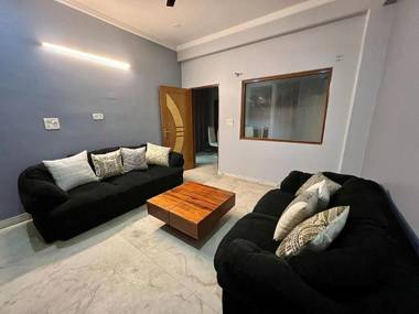 1BHK entire floor with full kitchen and 2 halls very spacious