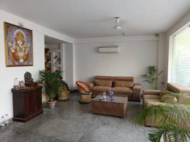 Hotel Royal Burj By WB Inn