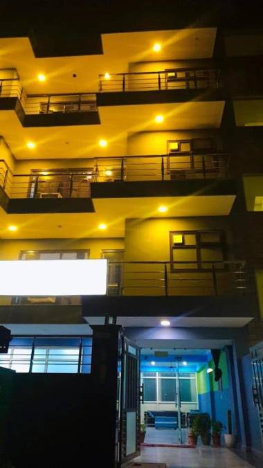 Hotal white elephant