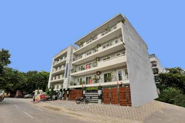 OYO TOWNHOUSE 1101 Birdhouse