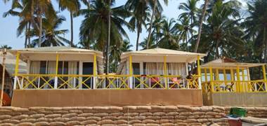 Cuba Premium Huts