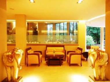 Nimbus Neelams The Glitz Hotel