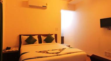OYO 5671 Maximum Holiday Inn