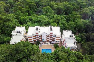 Centrally located 2 BHK with a pool/61328 