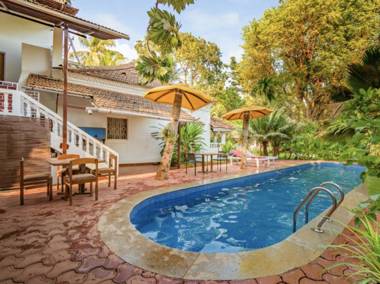 Lavish Studio with a pool near Candolim Beach