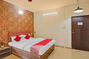 OYO 89176 Royal Amber