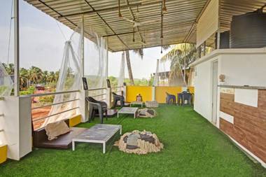 OYO 90341 Vagator Inn - Cafe & Bar