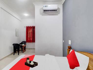 OYO 92870 Shree Sai Holiday Homes