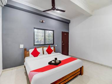 OYO 92870 Shree Sai Holiday Homes