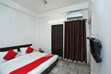 OYO Flagship 14059 Raghav Hotel