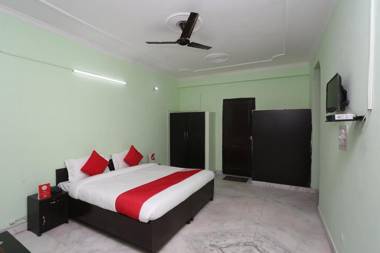 OYO 18669 Shree Palce