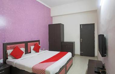 OYO 19664 Aman Hotel