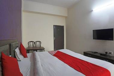 OYO 19664 Aman Hotel