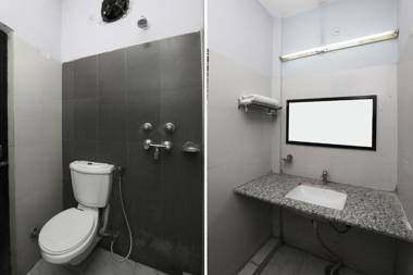 OYO 40851 Hotel Athithi