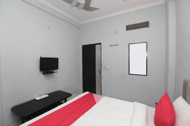 OYO 40851 Hotel Athithi