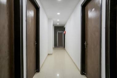 OYO 46761 Hotel Royal King Deluxe