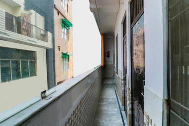 SPOT ON 69028 Apna Loung And Pg