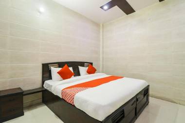 OYO71162 Mayur Palace