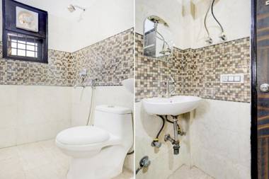 OYO 75812 Royal Hotel