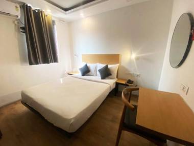 Hotel Gray Saffron - Near Rohini Sector 18 19 metro station