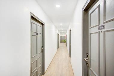 OYO 79846 Townhouse 292 Atal chowk Indirapuram Ghaziabad