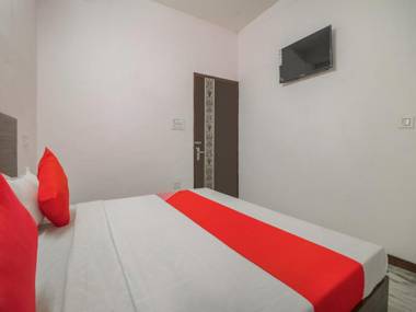 OYO 76738 Hotel Z Black