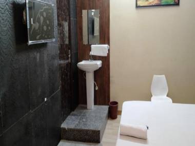 OYO 80239 Vardan Residency